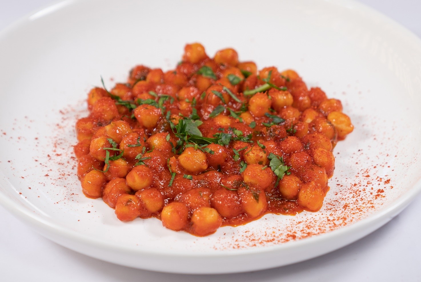 Spanish chickpeas with spicy paprika tomato sauce