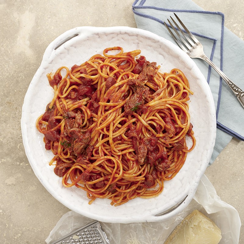 Linguine with braised meat and tomato sauce