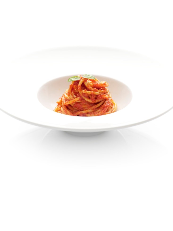 Spaghettoni with tomato sauce